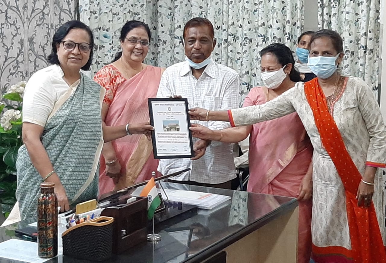 हेमचंद यादव विश्वविद्यालय, दुर्ग में जल संरक्षण पर केंद्रीय प्रतियोगिता के  विजेताओं को कुलपति ने किया पुरस्कृत