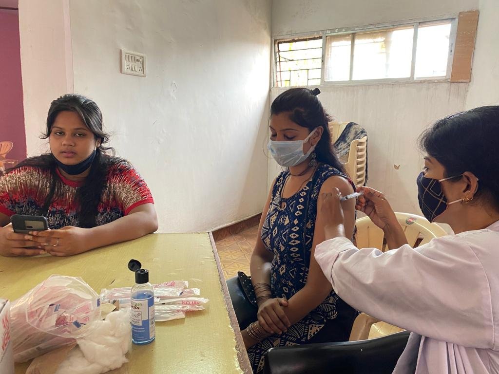 भिलाई निगम के 18 केन्द्रों में कोविशिल्ड एंव 7 केन्द्रों में कोवैक्सीन ,दुर्ग निगम क्षेत्र में 9 केंद्रों में लगेगा टीका भिलाई निगम के 18 केन्द्रों में कोविशिल्ड एंव 7 केन्द्रों में कोवैक्सीन ,दुर्ग निगम क्षेत्र में 9 केंद्रों में लगेगा टीका