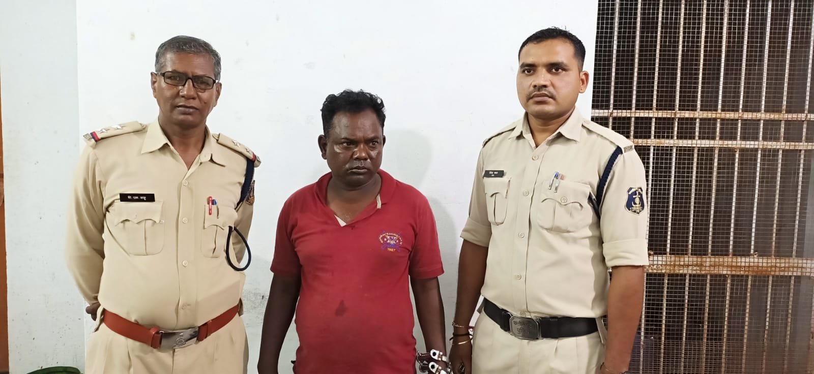 पत्नि को जिंदा जलाया, मौत, आरोपी पति गिरफ्तार, हत्यारे पिता के खिलाफ बेटी ने कराई रिपोर्ट