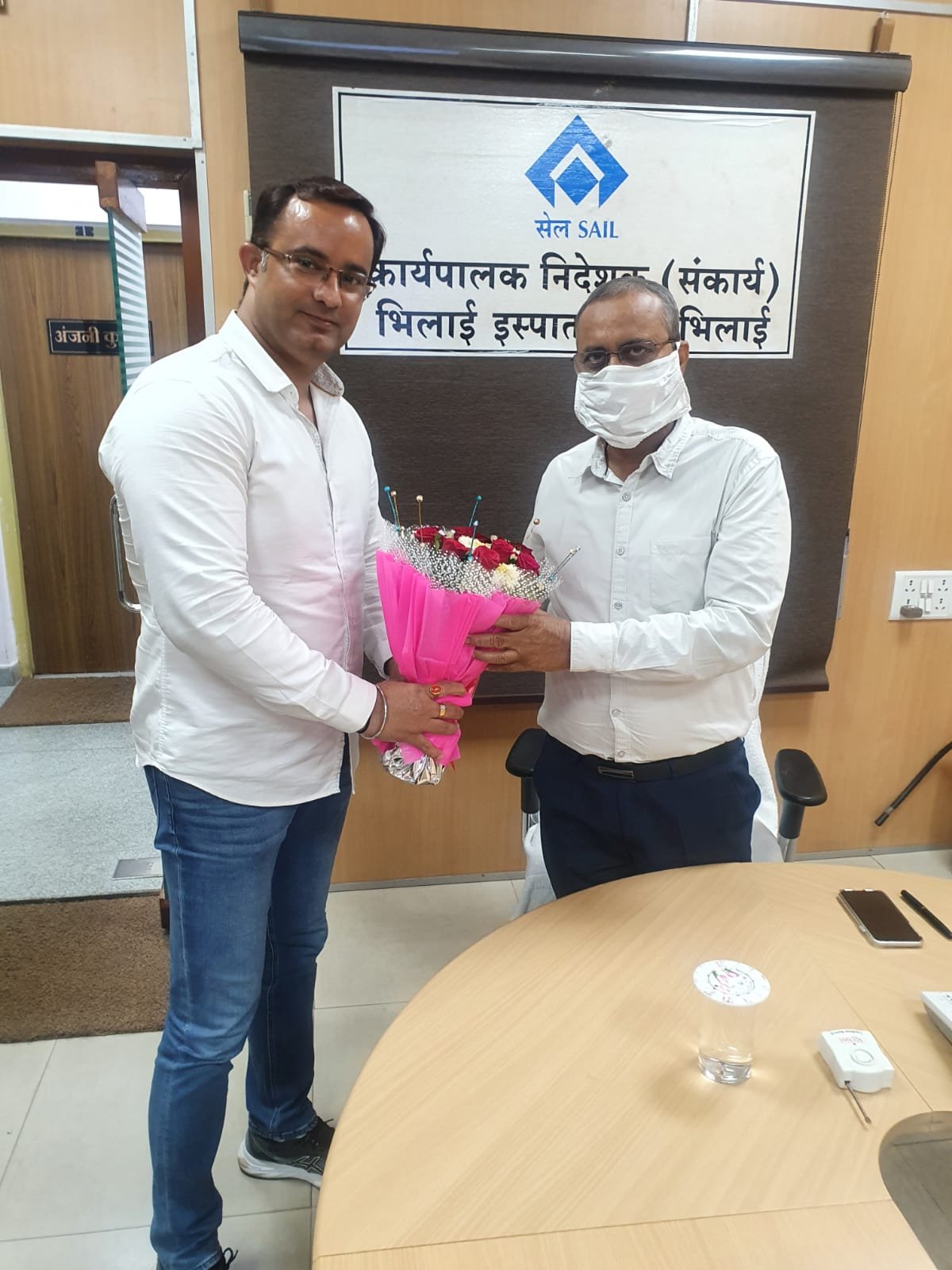 बीएसपी ट्रक ट्रेलर स्टील ट्रांसपोर्ट एसो .भिलाई के अध्यक्ष ने समस्याओं से ईडी वर्क्स को कराया अवगत सौंपा पांच सूत्रीय ज्ञापन, समस्याओं के निराकरण का ईडी ने दिया आश्वासन