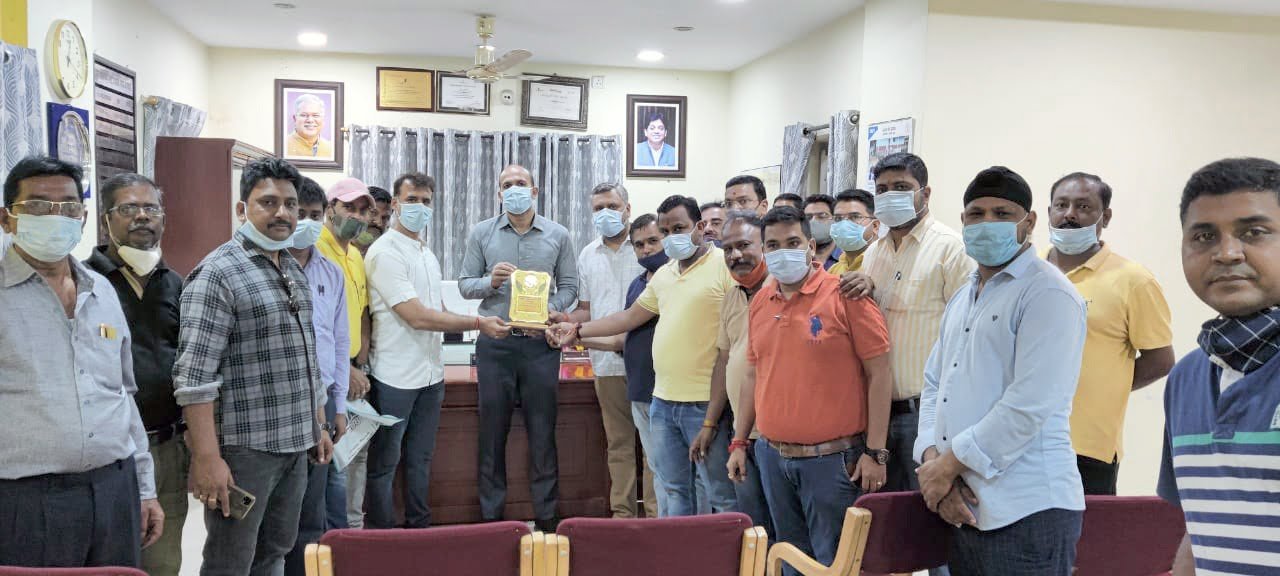 निर्माणाधीन फ्लाईओवर के नीचे रिक्त स्थानों को पार्किंग स्थल बनाए जाने चेंबर मिला कलेक्टर से, सकारात्मक कार्रवाई का दिया आश्वासन