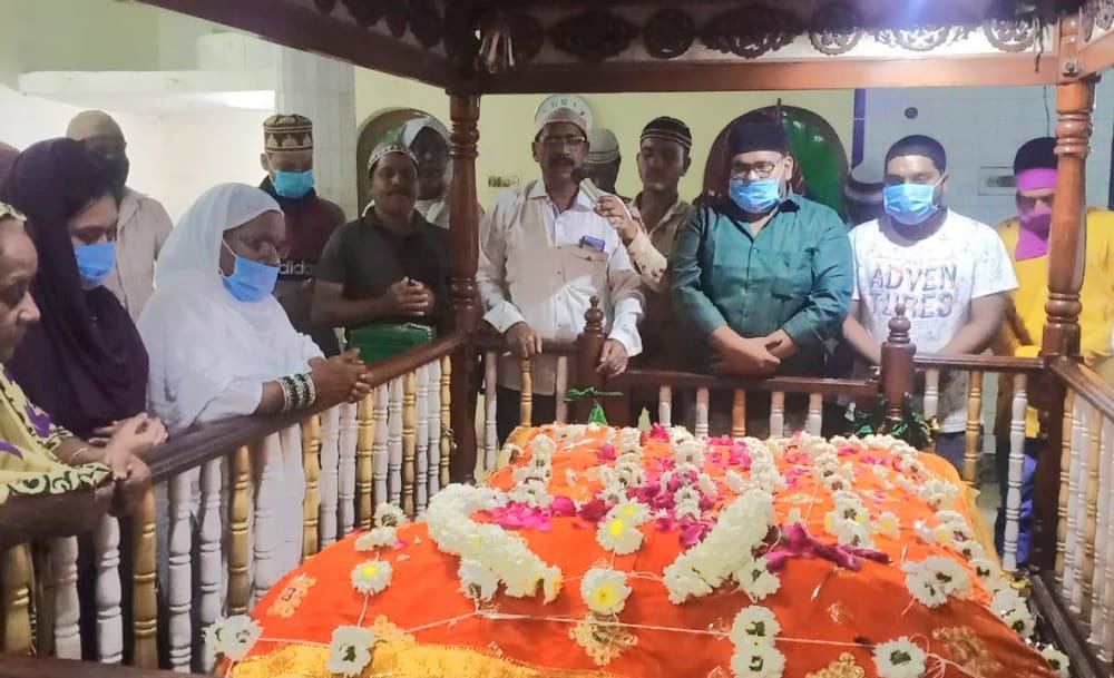 ताज दरबार में अकीदत के साथ मनाया छमाही उर्स, चादर पोशी की रस्म अदायगी भी की गई ताज दरबार में अकीदत के साथ मनाया छमाही उर्स, चादर पोशी की रस्म अदायगी भी की गई