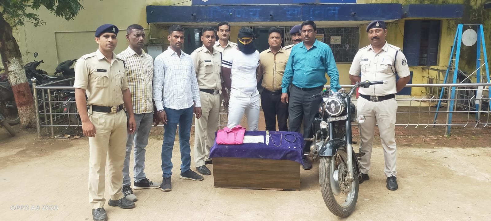 दुर्ग में लूट की दो घटनाओं को अंजाम देने वाला रायपुर का हिस्ट्रीशीटर लुटेरा पकड़ाया, मोटरसाइकिल नंबर से आरोपी तक पहुंची पुलिस