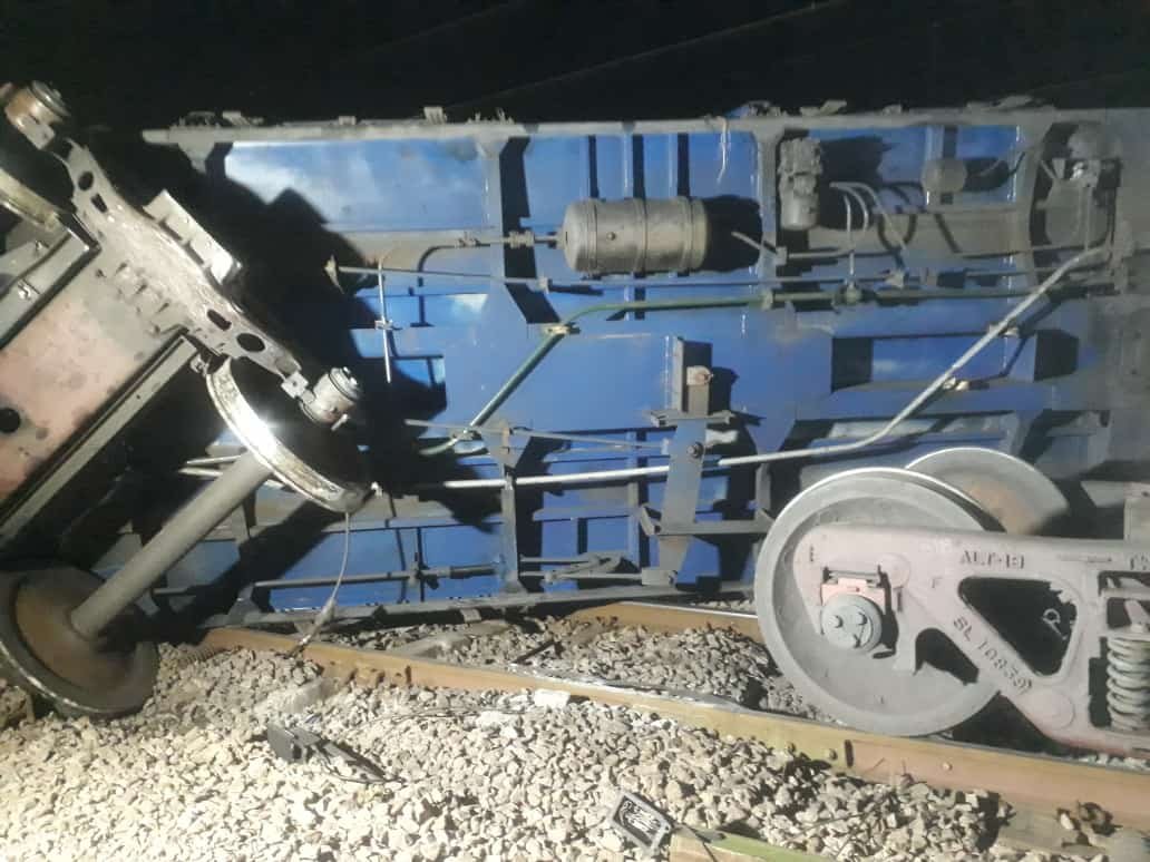 दुर्ग रेलवे स्टेशन पर मालगाड़ी हुई डी रेल तीन डब्बे उतरे पटरी से एक डिब्बा हुआ क्षतिग्रस्त