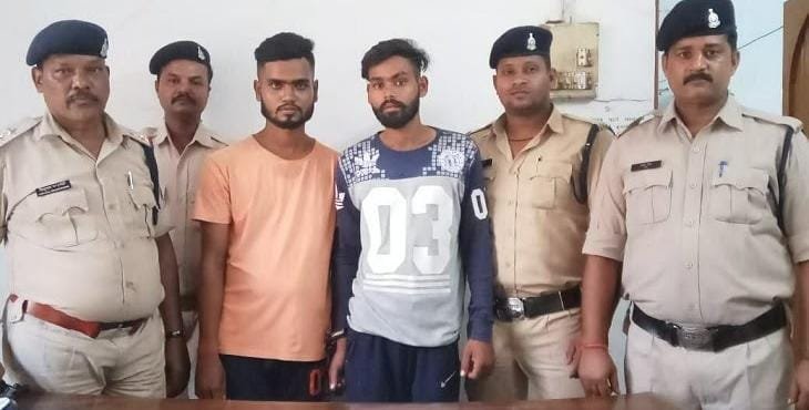 त्रिकोणीय प्रेम – फौजी पर हमला, मंगेतर से मिलने पहुंचा था जवान, पूर्व प्रेमियों ने मारा चाकू, आरोपी गिरफ्तार त्रिकोणीय प्रेम – फौजी पर हमला, मंगेतर से मिलने पहुंचा था जवान, पूर्व प्रेमियों ने मारा चाकू, आरोपी गिरफ्तार
