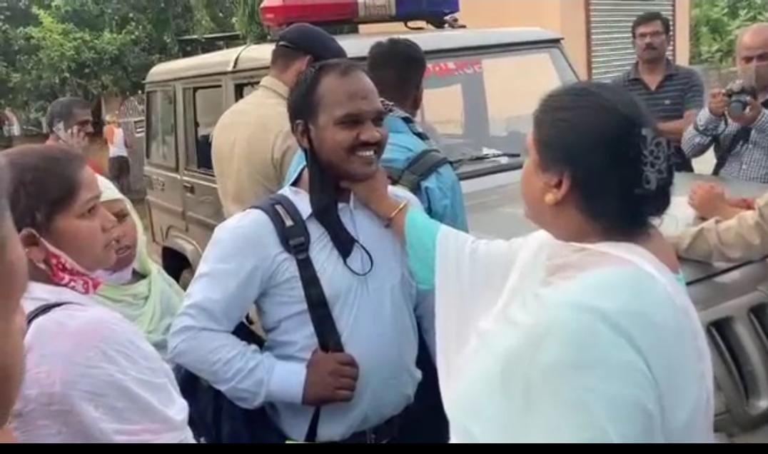 भट्टी थाने के दो आरक्षक लाइन अटैच, थाना प्रभारी को नोटिस ,मामला कार्य के दौरान घोर लापरवाही का भट्टी थाने के दो आरक्षक लाइन अटैच, थाना प्रभारी को नोटिस ,मामला कार्य के दौरान घोर लापरवाही का