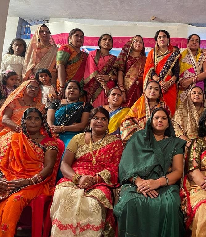 गोस्वामी समाज की महिलाओं के तीज महोत्सव में हुई अनेक प्रतियोगिता