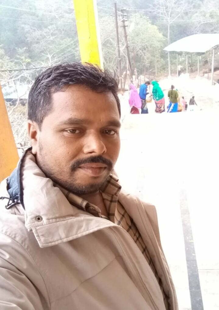 कार की ठोकर से बाइक सवार प्रेसकर्मी की मौत, आक्रोशित भीड़ ने पीटा कार सवार को