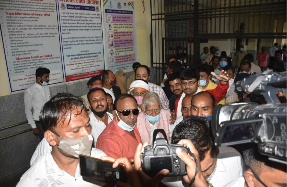 मुख्यमंत्री के पिता नंदकुमार बघेल गिरफ्तार , यूपी में दिया था ब्राह्मणों के खिलाफ बयान ,कोर्ट लेकर पहुंची पुलिस