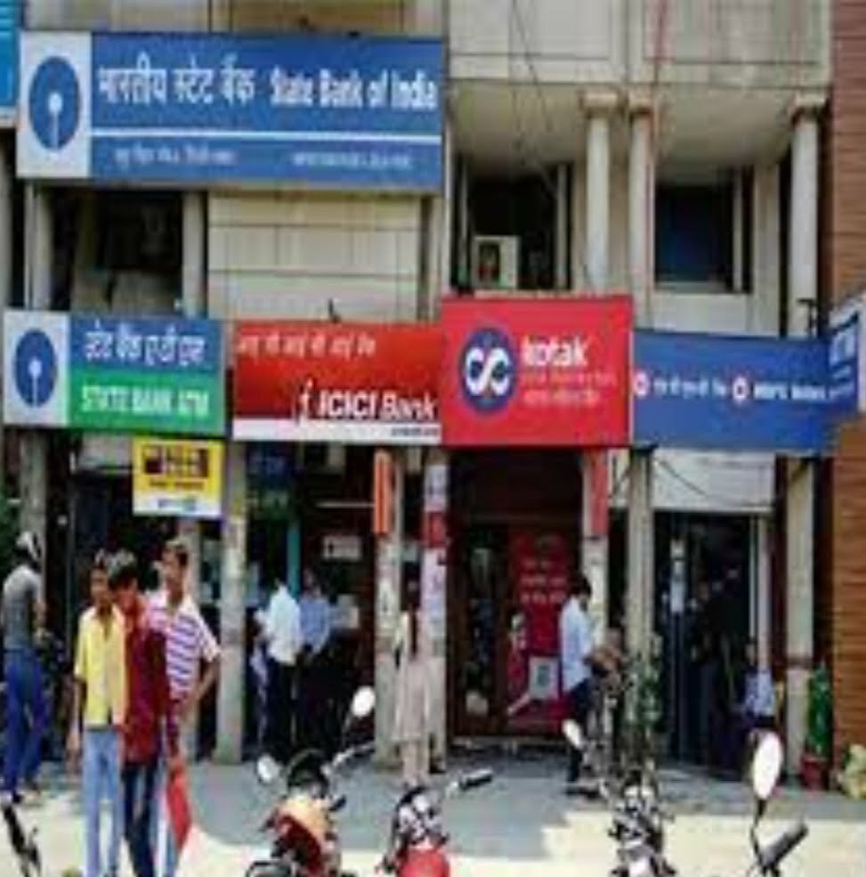 Alert: अगर इन 3 बैंकों में है आपका भी अकाउंट तो 1 अक्टूबर से नहीं चलेगी पुरानी चेकबुक, तुरंत करें बैंक से संपर्क Alert: अगर इन 3 बैंकों में है आपका भी अकाउंट तो 1 अक्टूबर से नहीं चलेगी पुरानी चेकबुक, तुरंत करें बैंक से संपर्क
