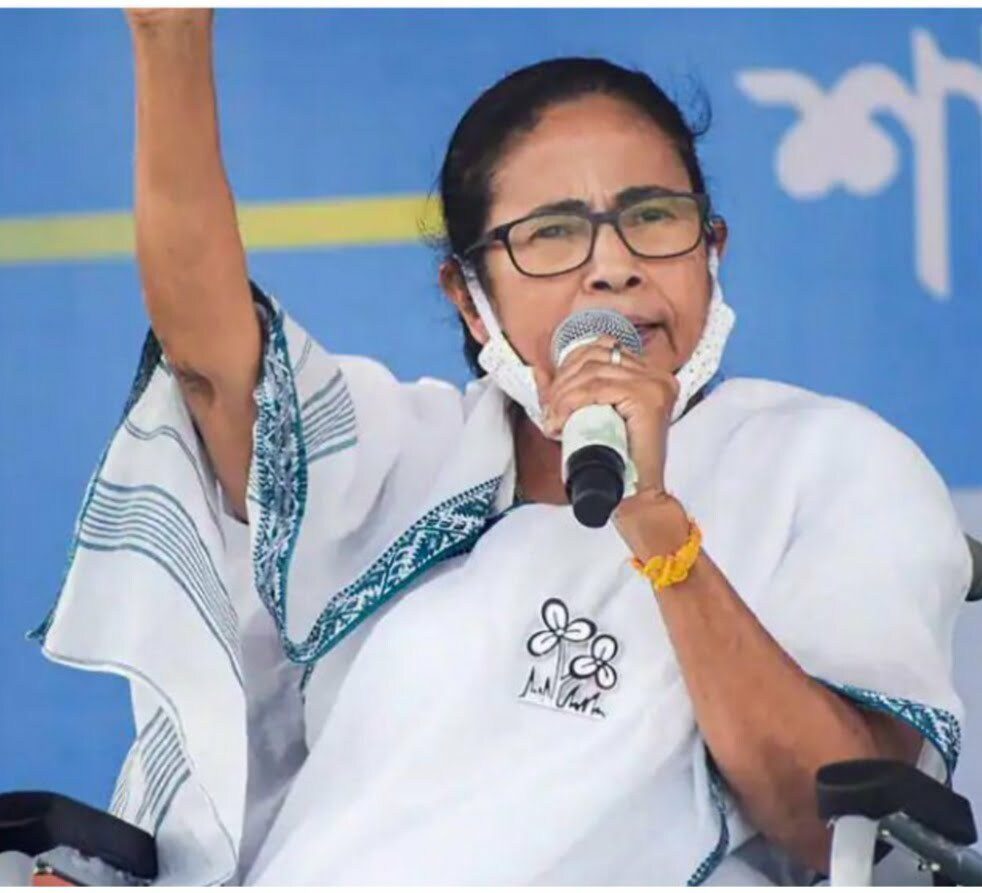 बंगाल: ममता बनर्जी ने बीजेपी नेताओं की तुलना ‘कुत्ते’ से की, बीजेपी ने हाजरा में निकाली विरोध रैली