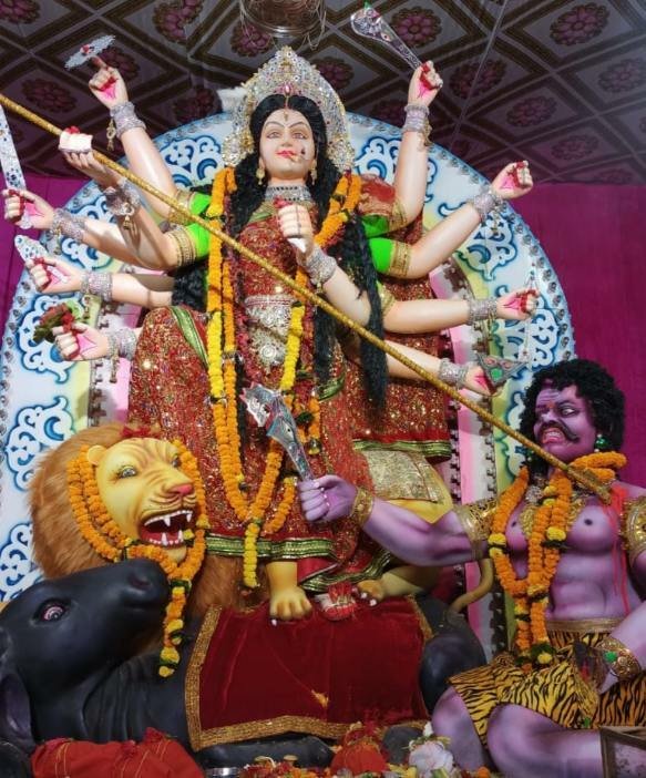 लाल मैदान में स्वर्ण जयंती वर्ष पर दुर्गोत्सव में निःशुल्क वैक्सीनेशन और स्वास्थ्य शिविर का भव्य आयोजन