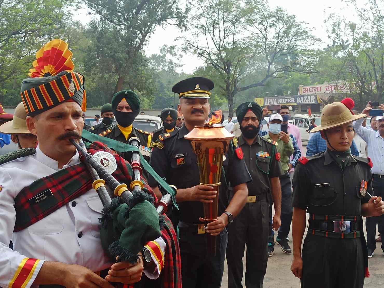 भारत पाकिस्तान 1971 युद्ध स्वर्णिम वर्ष की विजय मशाल पहुंची जिले में, बाइक रैली का कला मंदिर में किया गया हार्दिक अभिनंदन,सम्मानित हुए सैनिक भारत पाकिस्तान 1971 युद्ध स्वर्णिम वर्ष की विजय मशाल पहुंची जिले में, बाइक रैली का कला मंदिर में किया गया हार्दिक अभिनंदन,सम्मानित हुए सैनिक