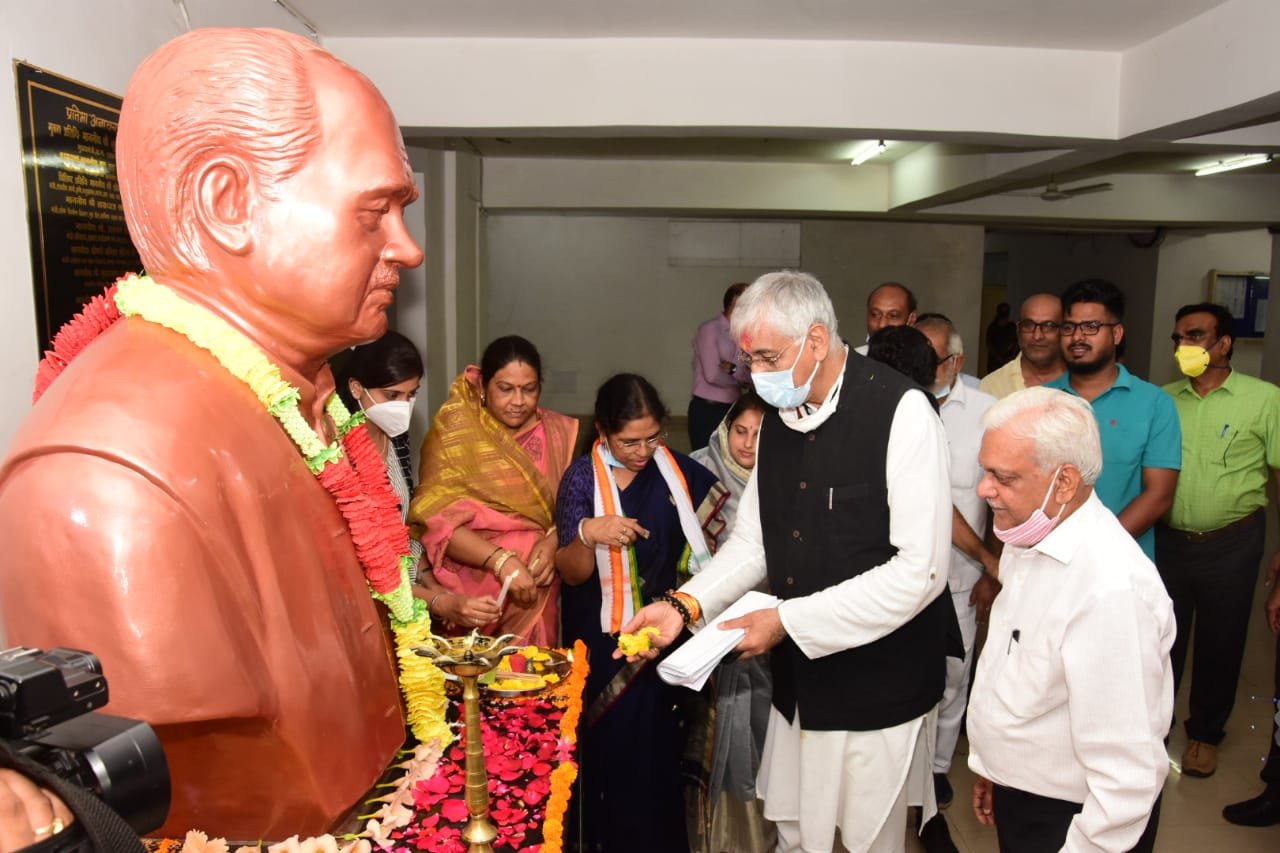 स्वास्थ्य मंत्री  ने किया चंदूलाल चंद्राकर मेडिकल कॉलेज एवं सुपेला अस्पताल का निरीक्षण, विभिन्न विषयों पर विस्तार से की चर्चा