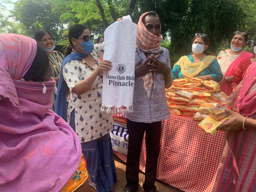 लायंस क्लब भिलाई पिनेकल ने सम्मानित किया सफाई कर्मियों को, गांधी जयंती से सेवा सप्ताह की शुरुआत, 8 अक्टूबर तक होंगे विभिन्न सेवा कार्य