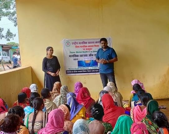 विश्व मानसिक स्वास्थ्य दिवस पर पाटन ब्लॉक में प्रसवोत्तर  मानसिक स्वास्थ्य के प्रति जागरूक किया गया गर्भवती महिलाओंं को