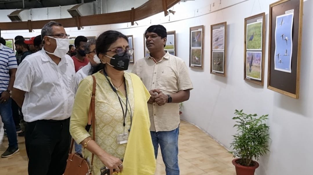एस डी बर्मन के छायाचित्रों की प्रदर्शनी एक दिन और बढाई गई आज रात 8:30 बजे तक कर सकेंगे अवलोकन