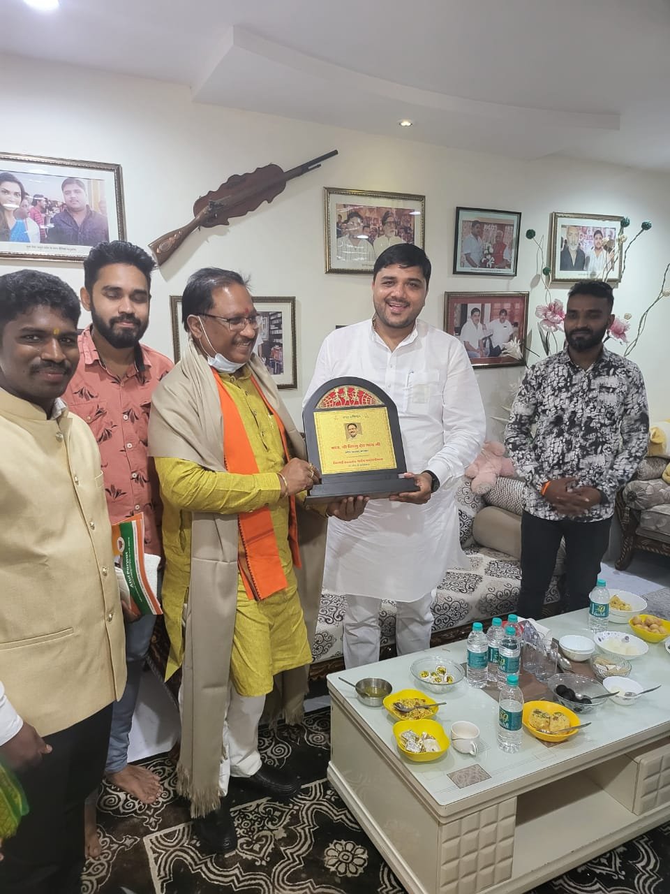 भाजपा प्रदेश अध्यक्ष जिला प्रवास के दौरान पहुंचे पर्वत निवास , किया गया आत्मीय स्वागत