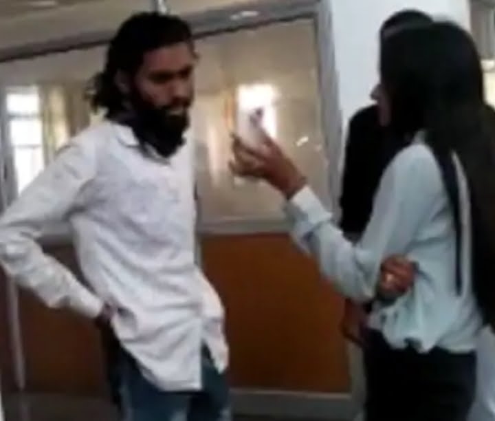 एनएसयूआई नेता पर लड़की ने बरसाये थप्पड़, अश्लील चैट वायरल करने का आरोप