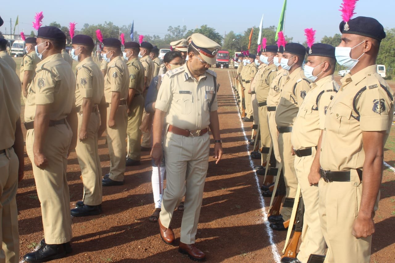 अनुशासित रहकर करें कर्तव्यों का निर्वहन – डीआईजी, प्रथम एवं सातवी वाहिनी छत्तीसगढ़ सशस्त्र बल का वार्षिक निरीक्षण
