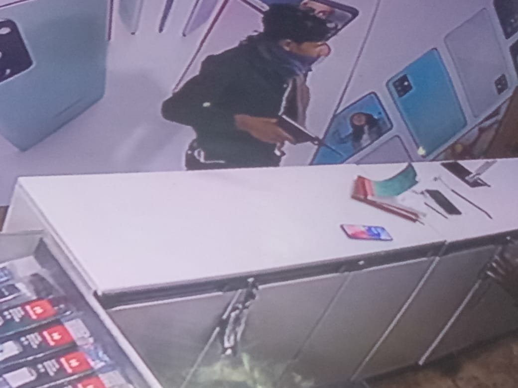कुम्हारी में पिस्टल तान दुकानदार को लूट निकल भागा बाईकर, नाकाबंदी नाकाम पर सीसीटीवी में हुआ कैद