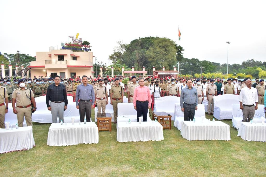 शहीद पुलिस कर्मियों की स्मृति में पुलिस झण्डा दिवस एवं ‘राष्ट्रीय एकता दिवस का किया आयोजन, पुलिस बैंड ने किया राज्य गीीत का वादन
