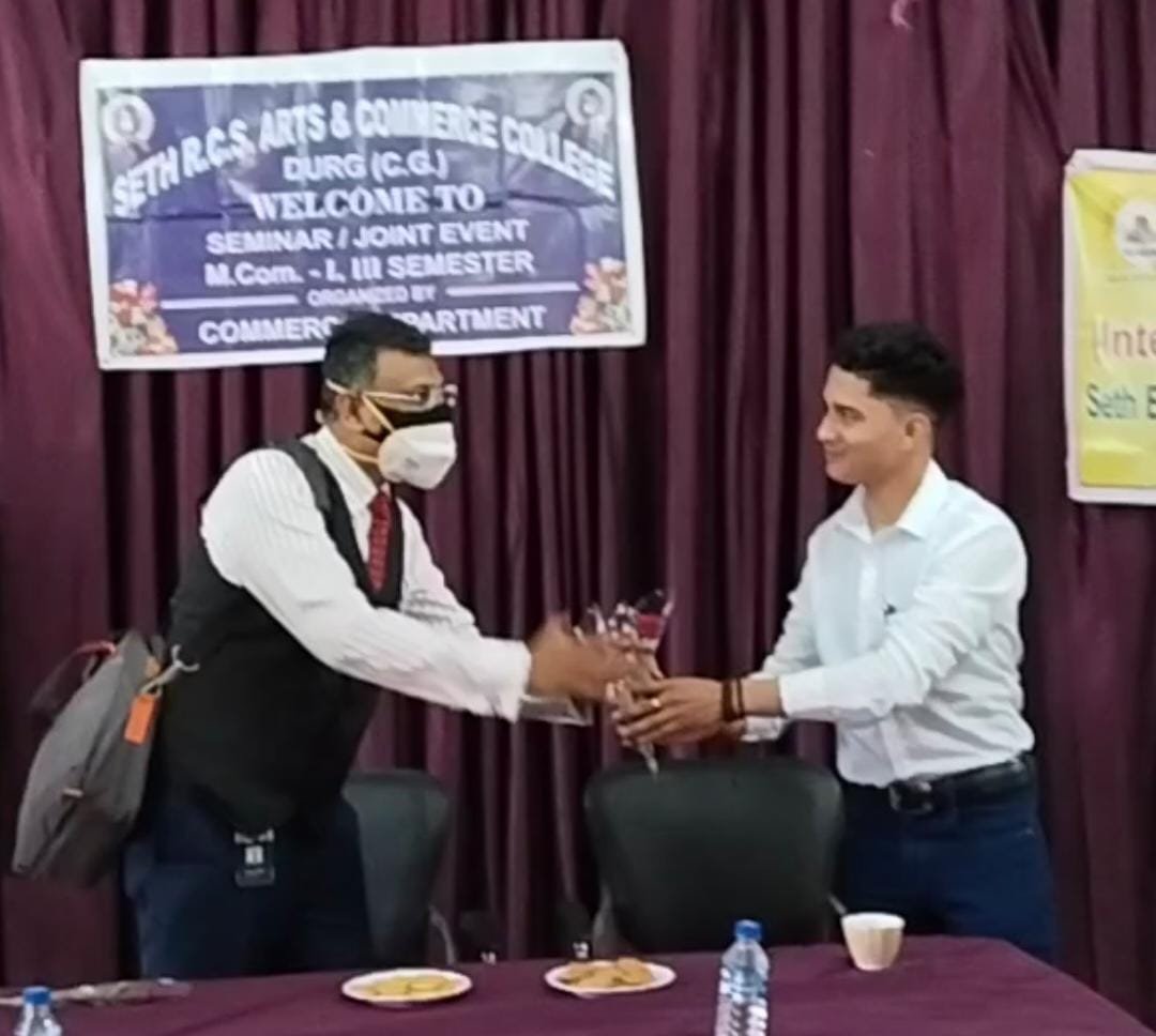 सुराना कालेज में हुआ सेमिनार का आयोजन ए ग्रुप ने दी प्रस्तुति, बताया कौशल विकास के बारे में