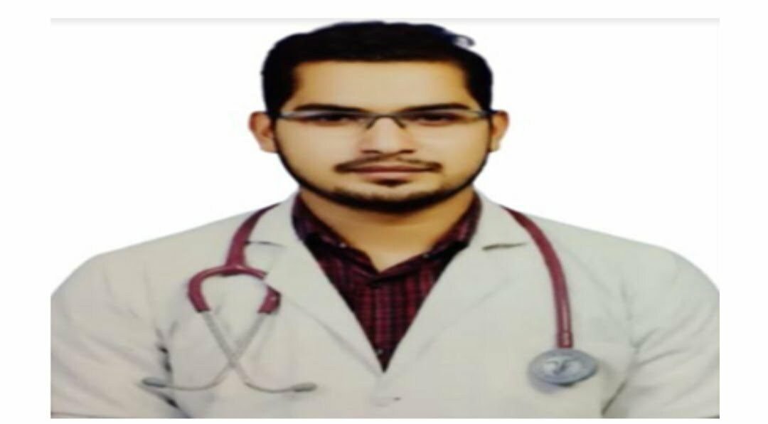 12वीं के बाद हो गया कन्फ्यूज मैथ्स के साथ आगे बढूं या बायो लेकर डॉक्टर बनूं, इंजीनियरिंग छोड़कर खुद को दिया एक मौका, पहले ड्रॉप में कर लिया नीट क्वालिफाई