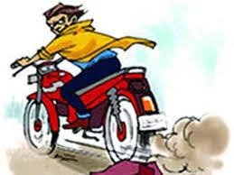 सेक्टर-6 से देर रात बुलेट घसीटता युवक हुआ नौ दो ग्यारह, चोरी की रिपोर्ट दर्ज