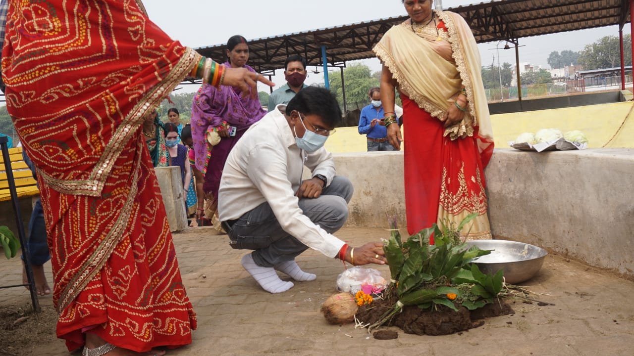 गौ माता की पूजा कर शहर के सुख समृद्धि की मांगी कामना,  भिलाई के शहरी गौठान में हुए विविध आयोजन