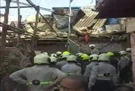 बिल्डिंग गिरने से मचा हड़कंप, कई लोगों के दबे होने की आशंका, राहत और बचाव कार्य जारी…