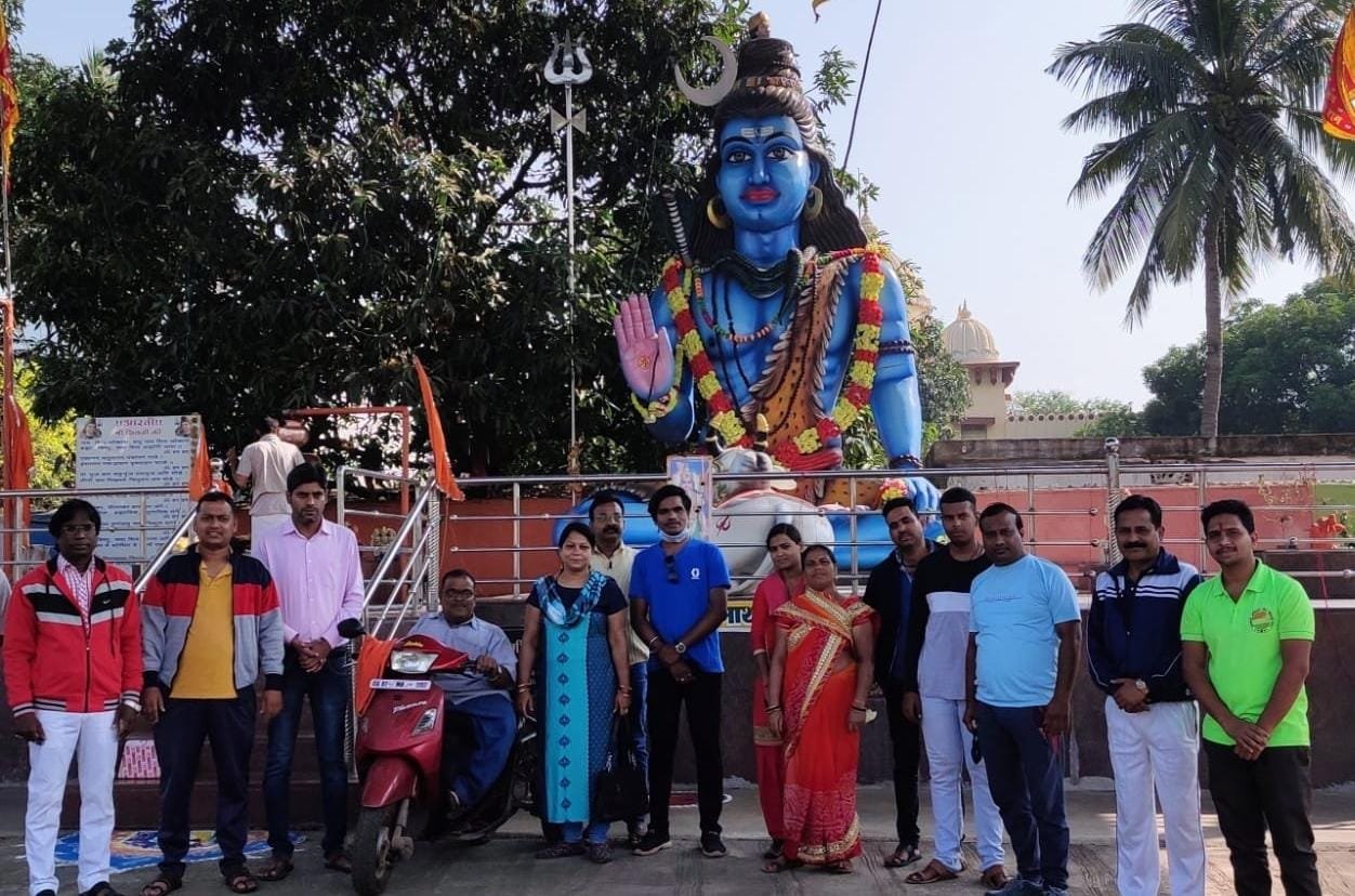 छठ महापर्व के पूर्व सेक्टर 7 तालाब में भाजपा पश्चिम मंडल ने की सफाई, क्षेत्रवासियों की मिली सराहना