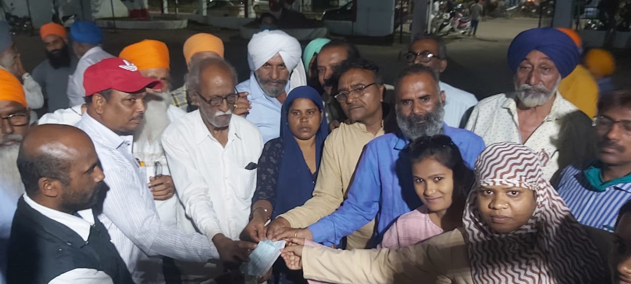 बीएसपी में ठेका श्रमिक की मौत पर हिंदुस्तान इस्पात ठेका श्रमिक के प्रयास से, मिला 1 लाख नगद और 11 लाख का चेक बीएसपी में ठेका श्रमिक की मौत पर हिंदुस्तान इस्पात ठेका श्रमिक के प्रयास से, मिला 1 लाख नगद और 11 लाख का चेक