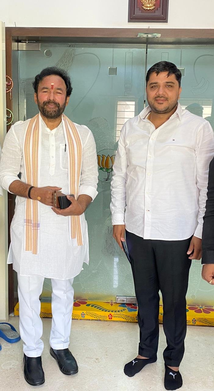 केंद्रीय मंत्री से अतुल ने की हैदराबाद में मुलाकात दीप पर्व की दी शुभकामनाएं