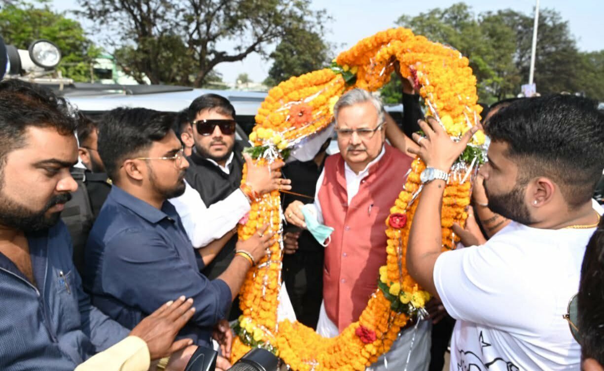 भिलाई कैन डू पर्वत फाउंडेशन के सदस्यों ने पूर्व मुख्यमंत्री डॉ रमन सिंह का किया भव्य स्वागत