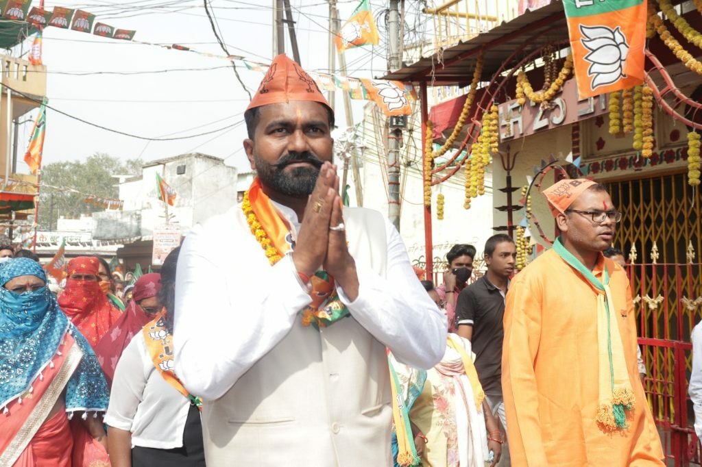 *संत रविदास नगर वार्ड में विशाल रैली के साथ भाजपा प्रत्याशी ने किया जनसम्पर्क *