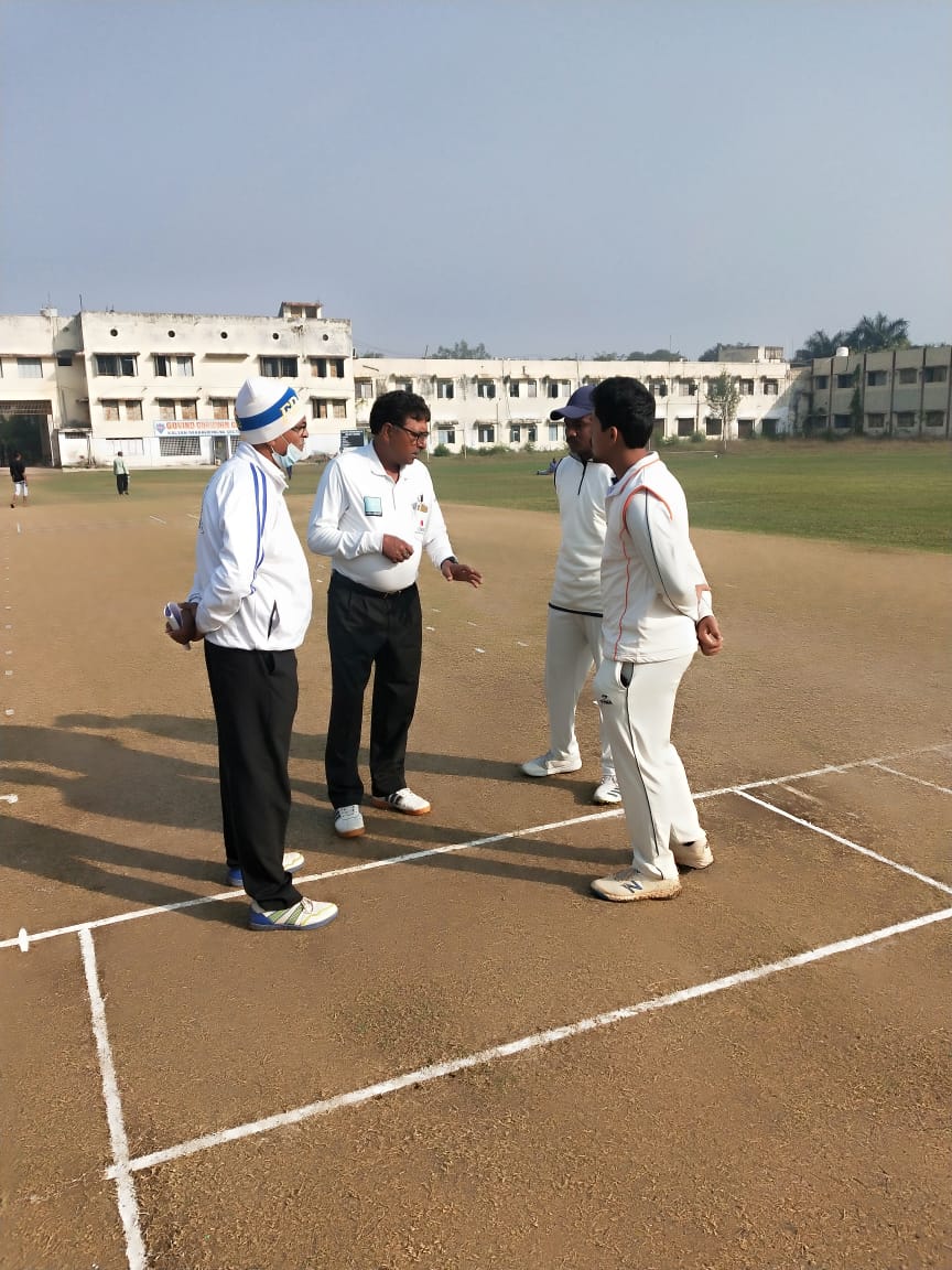 स्वर्गीय गोविंद चौहान स्मृति एक दिवसीय क्रिकेट टूर्नामेंट आज खेले गए मैच जीसीसी ए टीम ने जीसीसी बी टीम को परास्त किया।