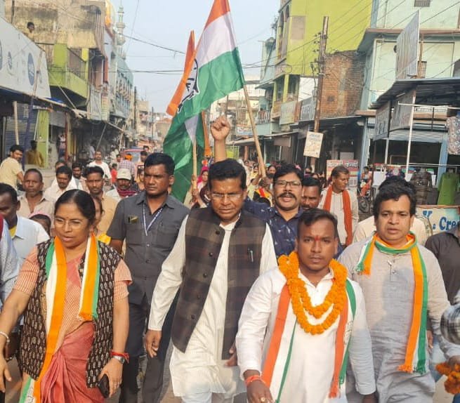 *नगर निगम चुनाव प्रचार के लिए भिलाई एवं रिसाली नगर निगम क्षेत्र के विभिन्न वार्डों में दौरा किया प्रदेश अध्यक्ष, जिला अध्यक्ष, मंत्री, विधायक ने*