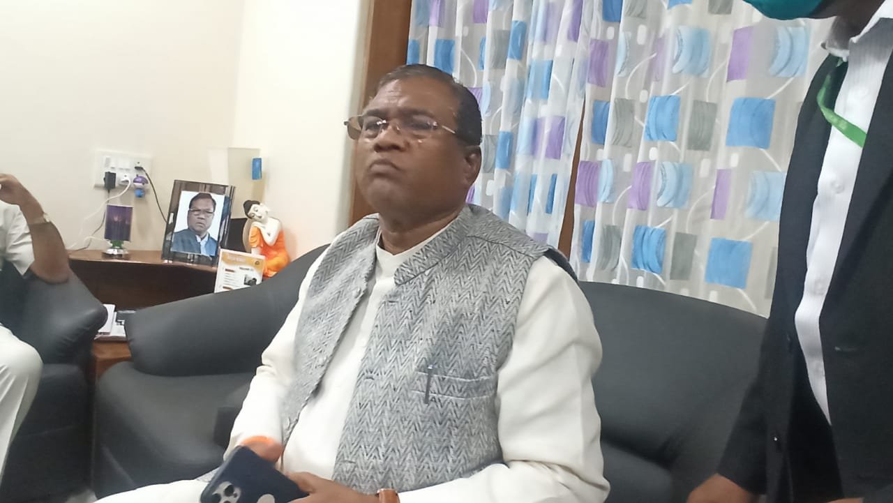 *भिलाई इस्पात संयंत्र की प्लेटों का एयरक्राफ्ट में भी इस्तेमाल के लिए किए जाएंगे प्रयास, रावघाट योजना होगी शीघ्र शुरू ,केंद्रीय इस्पात राज्य मंत्री ने सीजी न्यूज़ ऑनलाइन से की चर्चा* *भिलाई इस्पात संयंत्र की प्लेटों का एयरक्राफ्ट में भी इस्तेमाल के लिए किए जाएंगे प्रयास, रावघाट योजना होगी शीघ्र शुरू ,केंद्रीय इस्पात राज्य मंत्री ने सीजी न्यूज़ ऑनलाइन से की चर्चा*