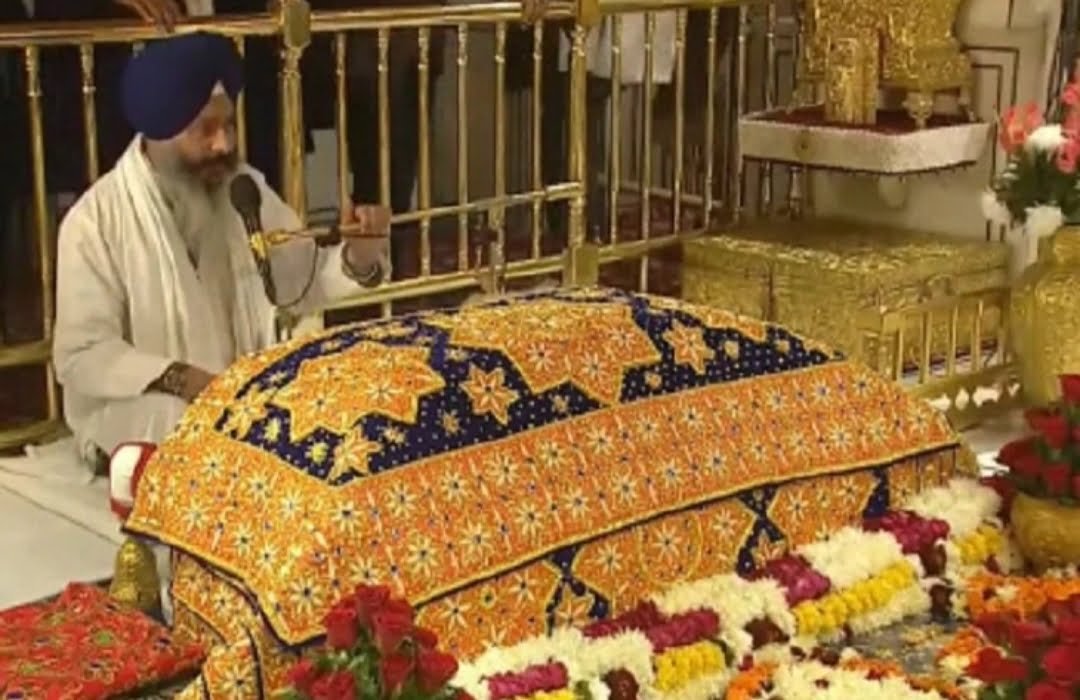 *स्वर्ण मंदिर में ग्रिल लांघ गुरुग्रंथ साहिब के करीब पहुंच युवक ने उठाई कृपाण, लोगों ने पीट-पीटकर मार डाला, फिलहाल कोई अपराध दर्ज नहीं, गृह मंत्रालय को जांच रिपोर्ट का इंतजार*