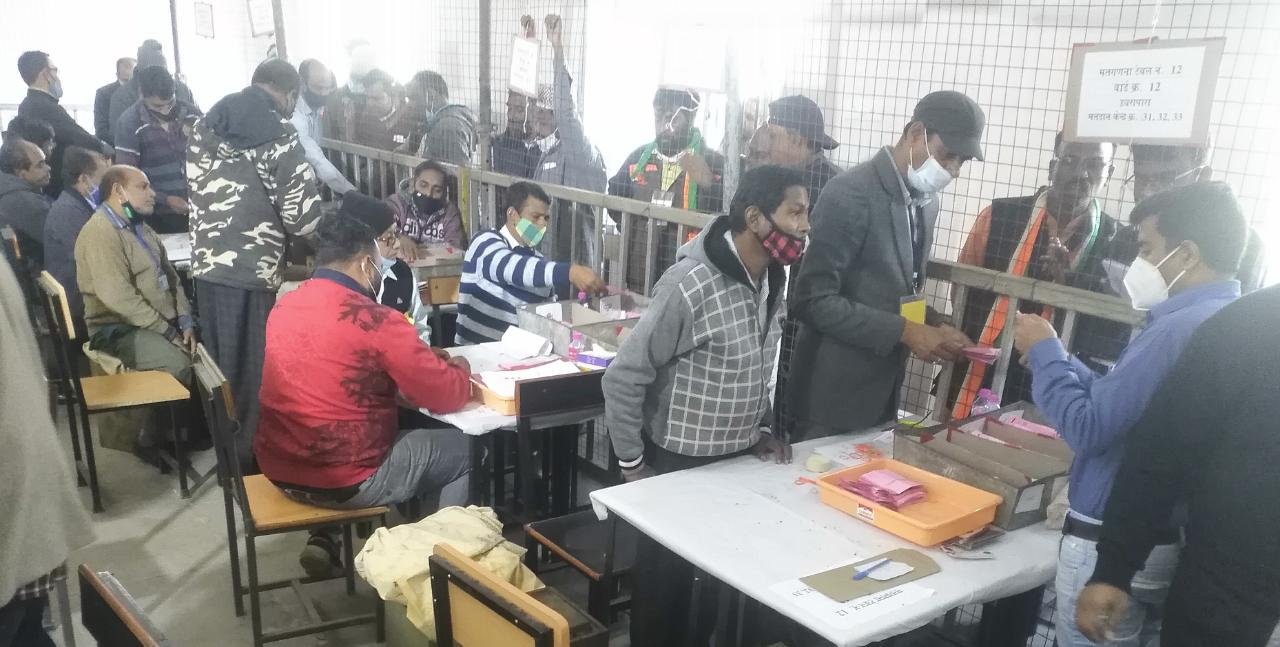 *भिलाई इलेक्शन ब्रेकिंग नगरी निकाय चुनाव 2021 उतई से निर्दलीय सतीश चंद्राकर जीते, भिलाई में कांग्रेस के वार्ड 19 से अरोरा वार्ड  20 से सुषमा आगे*