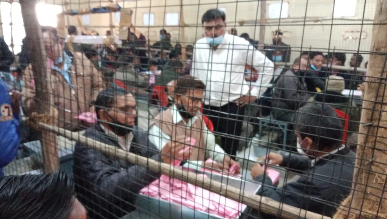 *भिलाई निगम ब्रेकिंग कांग्रेस के नीरज पाल ,लक्ष्मीपति ,कमलेश आगे संदीप अरोरा पिछड़े, वार्ड क्रमांक 6 से भाजपा के दीपक आगे*