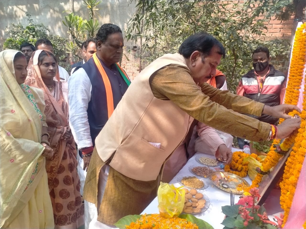 *अटल स्मृति उद्यान में मनी भारत रत्न बाजपेई की जयंती,  सांसद ने बाँटे कंबल, अटल प्रतिमा होगी स्थापित*