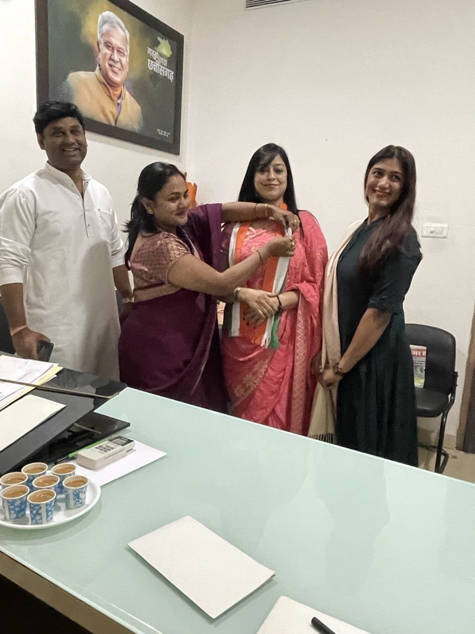 *मिसेज इंडिया इंटरनेशनल अवार्डी समाज सेविका जुड़ी प्रोफेशनल कॉंग्रेस से*