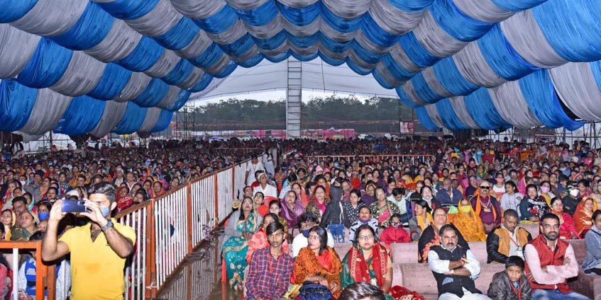 *84 लाख योनियों के जन्म मरण चक्र में शिव महापुराण कथा से हमें कई योनियो से मुक्ति मिल जाती है -पंडित मिश्रा,  श्री शिव महापुराण कथा दशहरा मैदान सेक्टर 7 का चौथा दिन*