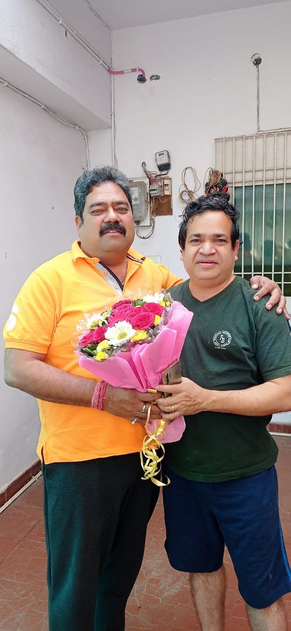 *शहर कांग्रेस कमेटी अध्यक्ष के घर पहुंचे भिलाई निगम महापौर, मुकेश ने किया नीरज का अभिनंदन*