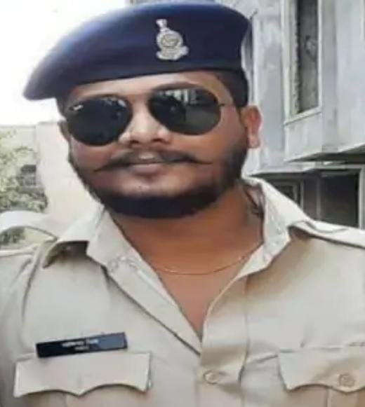 *झगड़े की सूचना पर पहुंचे पुलिस जवान को मारा चाकू, युवा मोर्चा नेता सहित छः गिरफ्तार*