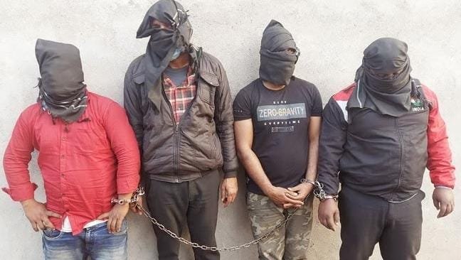 *पत्रकार बन नेहरू नगर में डेढ़ लाख लूटने वाले गिरफ्तार, डायल 112 बाईक, वर्दी और फर्जी प्रेस आईडी कार्ड जब्त, एमपी के सैनेटायजर सप्लायर को बनाया शिकार* *पत्रकार बन नेहरू नगर में डेढ़ लाख लूटने वाले गिरफ्तार, डायल 112 बाईक, वर्दी और फर्जी प्रेस आईडी कार्ड जब्त, एमपी के सैनेटायजर सप्लायर को बनाया शिकार*