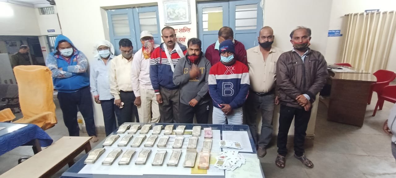 *ग्राम सिरसाकला खार में जुआ खेल रहे 10 जुआरियों* को किया भिलाई 3 पुलिस ने गिरफ्तार, करीब 11 लाख नगद जप्त *ग्राम सिरसाकला खार में जुआ खेल रहे 10 जुआरियों* को किया भिलाई 3 पुलिस ने गिरफ्तार, करीब 11 लाख नगद जप्त