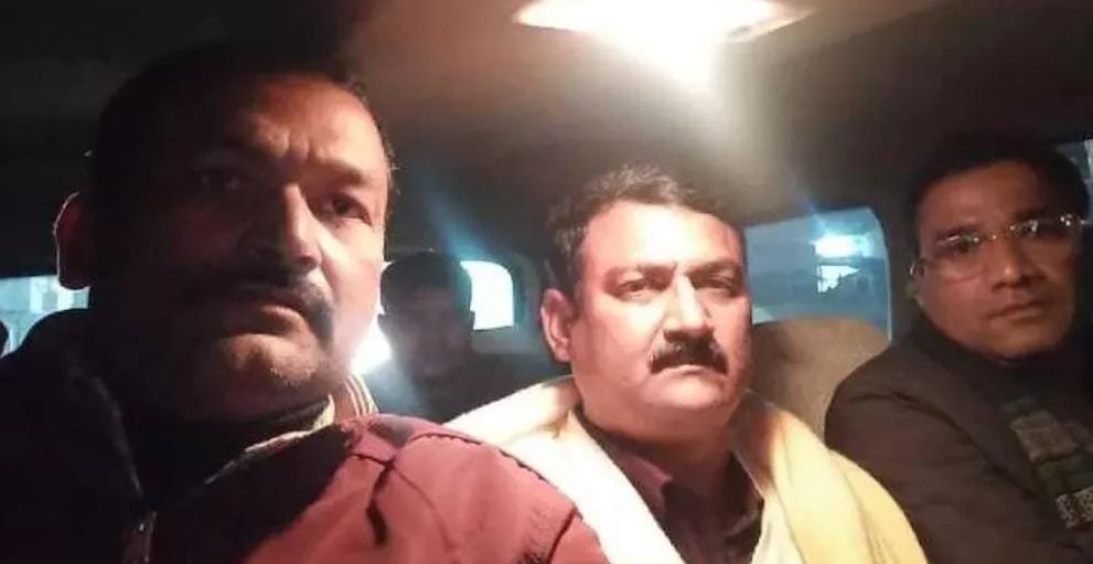 *केस "मैनेज" करने एएसआई मांग रहा था एक लाख, देर रात गिरफ्तार*